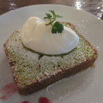 小さな街の食堂 cafe MISTY - デザートは抹茶のパウンドケーキ