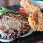 きらく - ハンバーグ＋カニコロッケ＋チキンカツ