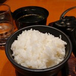 松屋 やきにく すてぇ～き - ご飯(中)＆スープ。