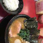 家系ラーメン とらきち家 - 