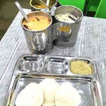 Meera's Curry - IDLY