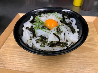 h Kaishoku Uosada - どこにも負けないボリューム感のある【うお貞のイカ丼！】イカも沢山入ってます！！お漬物、味噌汁付き！ライダーの皆さん！食べ比べてください！！（笑）