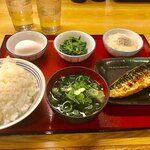 徳島二軒屋食堂 - 鯖の塩焼き じゃこおろし 生卵
            ほうれん草のごま和え 味噌汁