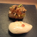 すし処 みや古分店 - おしのぎ・・・寿司２貫（真鯛白子、真鯛の崩し身）