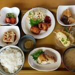 食 108 - 小鉢定食6品(650円)