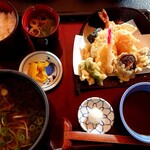 手打蕎麦鶴㐂 - 天ぷら定食（2550円税別）