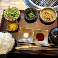 柳橋焼にく わにく - 