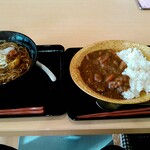 となりのカレー屋さん - 今日のお昼です