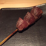 Yakitori Akane - ずり壁を外して焼いた砂肝　変わった形ですが美味しいです