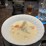 バー エグザゴーヌ - R2.1  エバンウィリアムス・オーナー作クリームシチュー