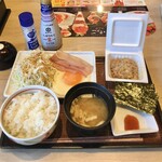 Deni zu - ベーコンエッグ朝食納豆ドリンクバー711円