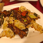 横浜中華街 中國上海料理 四五六菜館 - キャベツと豚肉の辛し味噌炒め
