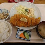 Kikuchi - 2019年12月　とんかつ定食　1034円