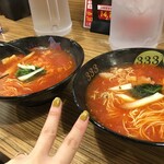 元祖トマトラーメンと辛麺と元祖トマトもつ鍋 三味 - 