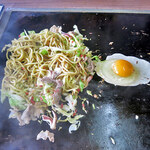 中村屋 - 焼きそば　イカ、玉子、豚肉