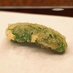 京都祇園 天ぷら八坂圓堂 - エンドウ豆のコロッケ