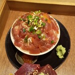 熱海銀座おさかな食堂 - 熱海 てっぺん丼 (小) 1380円