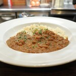 トリワイン ＰＩＫＯＳＨＨＨＵ - キーマカレー