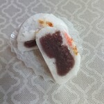 松葉屋 - 饅頭断面