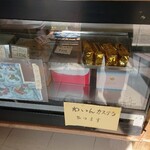 Matsubaya - 店内のショーケース