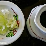 座敷そば たかあぜ - 「薬味とつけ汁」です