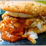 ラッキーピエロ - 函館山バーガー最下層は、人気№２ラッキーエッグバーガー