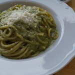 イタリアン バール ラ ファミーリア - ジェノベーゼクリームのパスタ