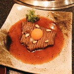 焼肉の金海 - 炙りユッケ