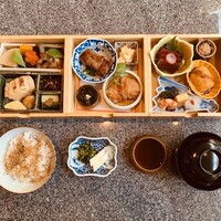 旬房 - お弁当を展開したところ