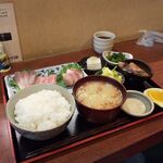 夢や - 「刺身の盛り合わせ」