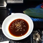 神戸焼肉かんてき - ホルモン系につけるタレ　でもシマ腸は塩だったのでポン酢