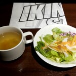 Ikinari Suteki - スープ、サラダ