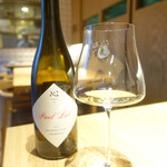 RESTAURANT hidamarino - サービスの白ワイン