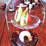 仁修樓 - フルーツ　ココナツ団子