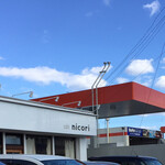 cafe nicori - ガソリンスタンドの横です