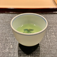 津の守坂 小柴 - 寒々したこの日、まずは香ばしく温かいお茶を