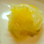 菜根譚 北海道中華 - おまかせ前菜盛り合わせより、白菜のオレンジ漬け