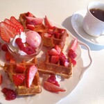 ギーモカフェ - やよいひめワッフル