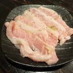 厚肉焼肉ホルモン 牛SUKE - トントロ(528円)