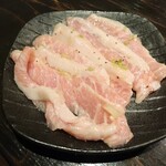 Atsuniku Yakiniku Horumon Gyuu Suke - トントロ(528円)