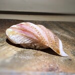 菊鮨 - 春子（玄海）・・水分を残す調理をされているので、ジューシー。