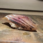 菊鮨 - 鯵・・肉厚で美味。