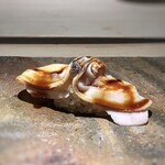 菊鮨 - 煮蛤（九十九里）・蛤本来の旨みを感じ、いつもながらに美味しい。・
