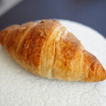 プレゼンテ スギ - クロワッサンに千葉どんぐり粉末