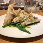 スガハラ - 愛媛産 平鱸のカマ グリル + アスパラ菜