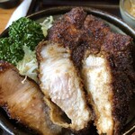 とんかつ チロリン村 - しっかり厚みがある伊那谷のソースカツ丼