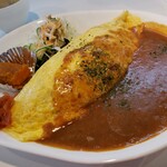 喫茶ガリバー - オムライスにカレーです。