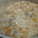 出汁さんろくぼう - 酒粕豚汁     お味噌汁の具材の豚肉、竹輪、コンニャク、大根、人参は全て徹底して品質チェックして入荷しております              