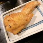 出汁さんろくぼう - 夜はお肉料理もお出ししております。淡路鶏の香味揚げ。骨も抜いており、簡単にお召し上がり頂けます