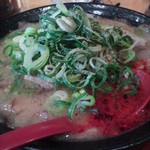 ラーメン横綱 - ラーメン横綱外大前店のチャーシュー麺にねぎたっぷり（11.03）